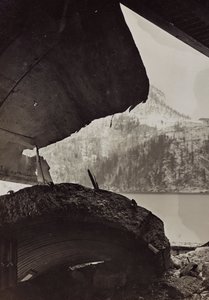 Album "Meine weltkriegs - Erinnerungen South-West Front (Carinzia, Italia, Alto Adige) 31/03/1915-12/11/1918 - Josef Zohles Wien": macerie di una fabbrica da Josef Zohles