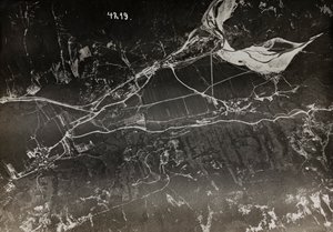 Album "Meine weltkriegs - Erinnerungen South-West Front (Carinzia, Italia, Trentino-Alto Adige) 31/03/1915-12/11/1918 - Josef Zohles Wien": vista aerea della città italiana da Josef Zohles