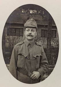 Album "Meine weltkriegs - Erinnerungen South-West Front (Carinzia, Italia, Trentino-Alto Adige) 31/03/1915-12/11/1918 - Josef Zohles Wien": ritratto di soldato (foto b/n)
