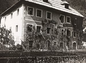 Album "Meine weltkriegs - Erinnerungen South-West Front (Carinzia, Italia, Trentino-Alto Adige) 31/03/1915-12/11/1918 - Josef Zohles Wien": scuola elementare di Malborghetto (foto b/n) da Josef Zohles