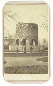 Senza titolo (torretta di pietra con ragazzi) da Joshua Appleby Williams