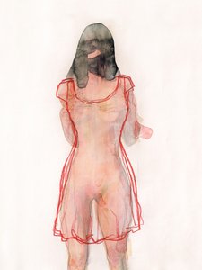 Donna in abito rosso trasparente