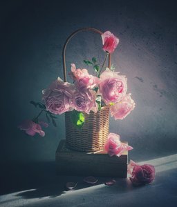 Cesto di rose rosa da Judy Tseng