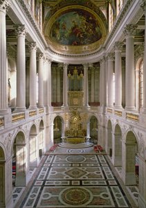 Chapelle Royale (Cappella Reale) vista verso est, completata da Robert de Cotte (1656-1735) iniziata nel 1699 su piani preparati nel 1689, dedicata nel 1710 da Jules Hardouin Mansart