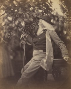 Charles Hay Cameron, Esq., nel suo giardino a Freshwater, 1865-67 da Julia Margaret Cameron