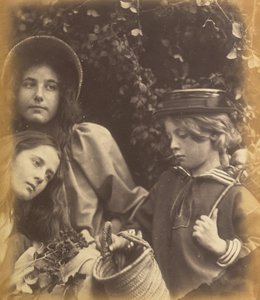 Elizabeth Keown, Kate Keown e Freddy Gould, c. 1866-1868 da Julia Margaret Cameron
