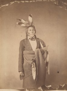 Hin-han-du-ta, Il gufo rosso, un capo dei Mde-wa-kan-ton Sioux, 1858 (foto) da Julian Vannerson