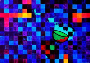 Ciotola geometrica dai colori vivaci