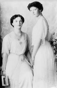 Granduchesse Olga e Tatiana di Russia, 1910 da K. von Hahn