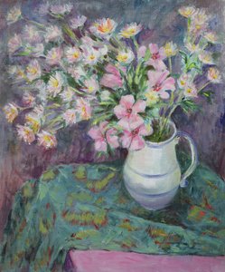 Fiori rosa in una brocca