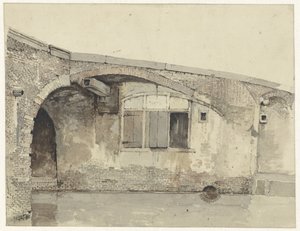 Vecchio ponte con abitazione o finestre della cantina sotto il molo
