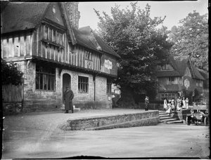 Leicester Square, Penshurst, Sevenoaks, Kent, 22/05/1911 da Katherine Jean Macfee