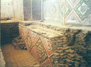 Interno della piramide, forse un complesso templare, costruito dal popolo Moche, circa 200-500 d.C. (foto) (per i dettagli si veda 138729) da Katie Attenborough