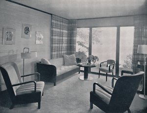 Il soggiorno di una casa progettata da Howard T. Fisher per Miss Ruth Page, 1935 da Kaufman and Fabry Co