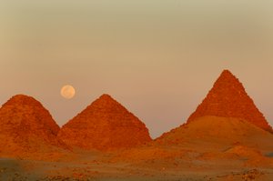 Piramide di Aspelta, Faraoni Neri, Nubiani, Sudan, Nuri, vicino alla 4ª Cataratta, XXV dinastia, 2007 (foto) da Kenneth Garrett