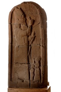 Museo di Berlino, Faraoni Nubiani, Stele di Esarhaddon da Zenjirili, stele di Nastasen, 2007 (foto) da Kenneth Garrett