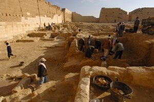 Cleopatra; La ricerca dell