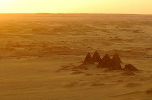 Gebel Barkal, Complesso del Tempio, Faraone Taharka, Tempio di Mut, B300, città di Kareima, fiume Nilo, 2007 (foto) da Kenneth Garrett