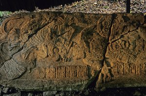Guatemala; Maya; Aguateca, monumento in pietra Tan Te