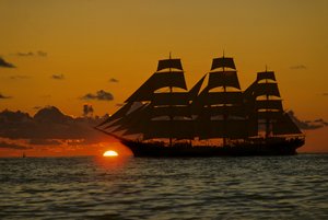 Square Rigger; Dar Pormorza, Gara di vela, Operazione Vela Navi Alte; Associazione di Addestramento alla Vela da Kenneth Garrett