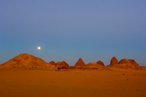 Piramide di Taharka, Piramide di Aspelta, Necropoli della 25ª dinastia, Nuri, Sudan, Nubia, 2007 (foto) da Kenneth Garrett