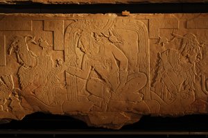 Panca del trono del Tempio 21, incisione del re Akhal Mo Nab, Palenque, Messico, 2005
