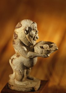 Vaso di unguento a forma di Dio Bes; regno di Tutankhamon o Akhenaton da Kenneth Garrett