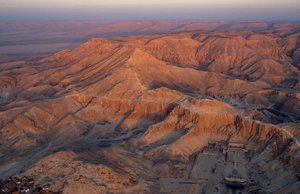 Valle dei Re; Egitto; Qurna; Deir el-Medina, Hatshepsut, Nuovo Regno