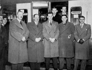 In viaggio per Wolverhampton per la partita di calcio Inghilterra vs Galles, 1936