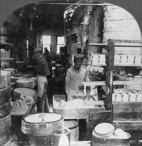 Cottura di stoviglie nel noto centro di ceramica, Trenton, New Jersey, USA, inizio XX secolo da Keystone View Company