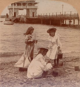 Giocando sulla spiaggia, ca. 1900 da Keystone View Company