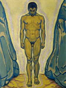 Giovane nudo in piedi tra le rocce
