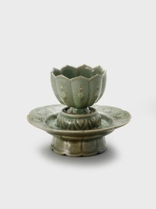 Coppa e supporto, fine XII-inizio XIII secolo (Grès con decorazione a intarsio e smalto celadon)
