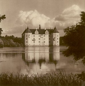 Castello di Glucksburg vicino a Flensburg (Schleswig) (foto in b/n) da Kurt Hielscher