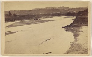 Guardando il San Lorenzo, dal ponte pedonale, Santa Cruz. da Lawrence and Houseworth