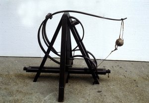 Una catapulta. Modello dal disegno di Leonardo da Vinci. Museo della Scienza e della Tecnologia, Milano.
