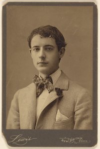 Walter Thomas [giovane con papillon e garofano sul bavero del cappotto]. da Lewis