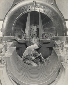 Il cuore della turbina da Lewis W. Hine