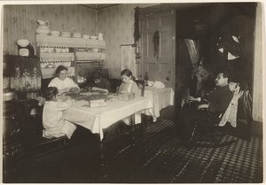 Lavoratori a domicilio - Cracking Nuts, New York City
