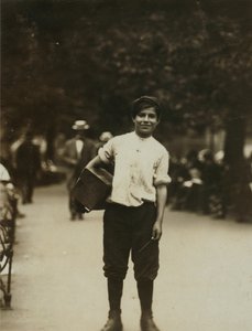 Un giovane bootblack che lavora a Union Square, New York City da Lewis Wickes Hine