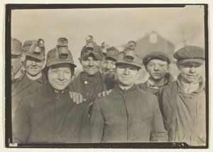 Ragazzi che spaccano nella miniera di carbone della Pennsylvania da Lewis Wickes Hine