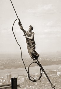 Operaio edile, Empire State Building, New York City da Lewis Wickes Hine