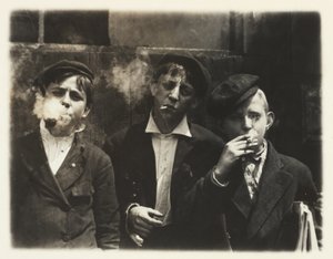 Newsies alla Skeeter Branch, St. Louis, Missouri, ore 11:00. da Lewis Wickes Hine