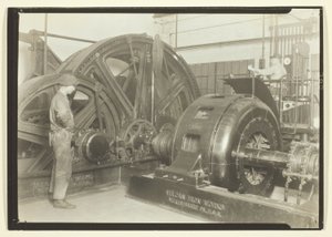 Le miniere oggi con i cavi (azionati elettricamente). Questa è la sala di alimentazione di una miniera di carbone della Pennsylvania da Lewis Wickes Hine
