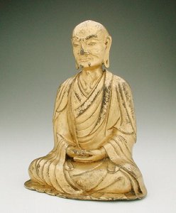 Figura di un lohan seduto da Liao Dynasty Chinese School
