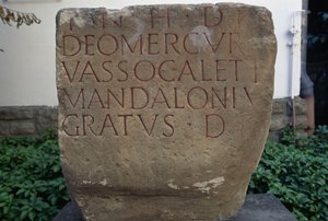 Iscrizione con dedica a Mercurio, lastra di arenaria, Bitburg, Renania-Palatinato, Germania, civiltà romana, II-III secolo d.C. da Unbekannt Unbekannt