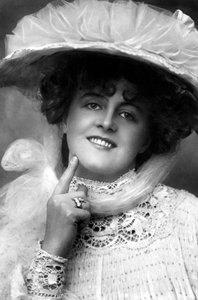 Marie Studholme 1875-1930, attrice inglese, 1900 da Lizzie Caswall Smith