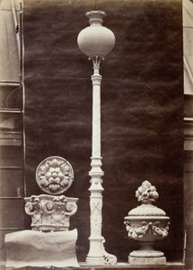 Dettagli interni e candelabri, Théâtre du Vaudeville, Parigi da Louis Emile Durandelle