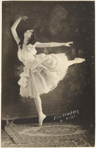 [Ballerina sulle punte]