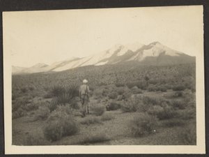 [Figura in paesaggio]